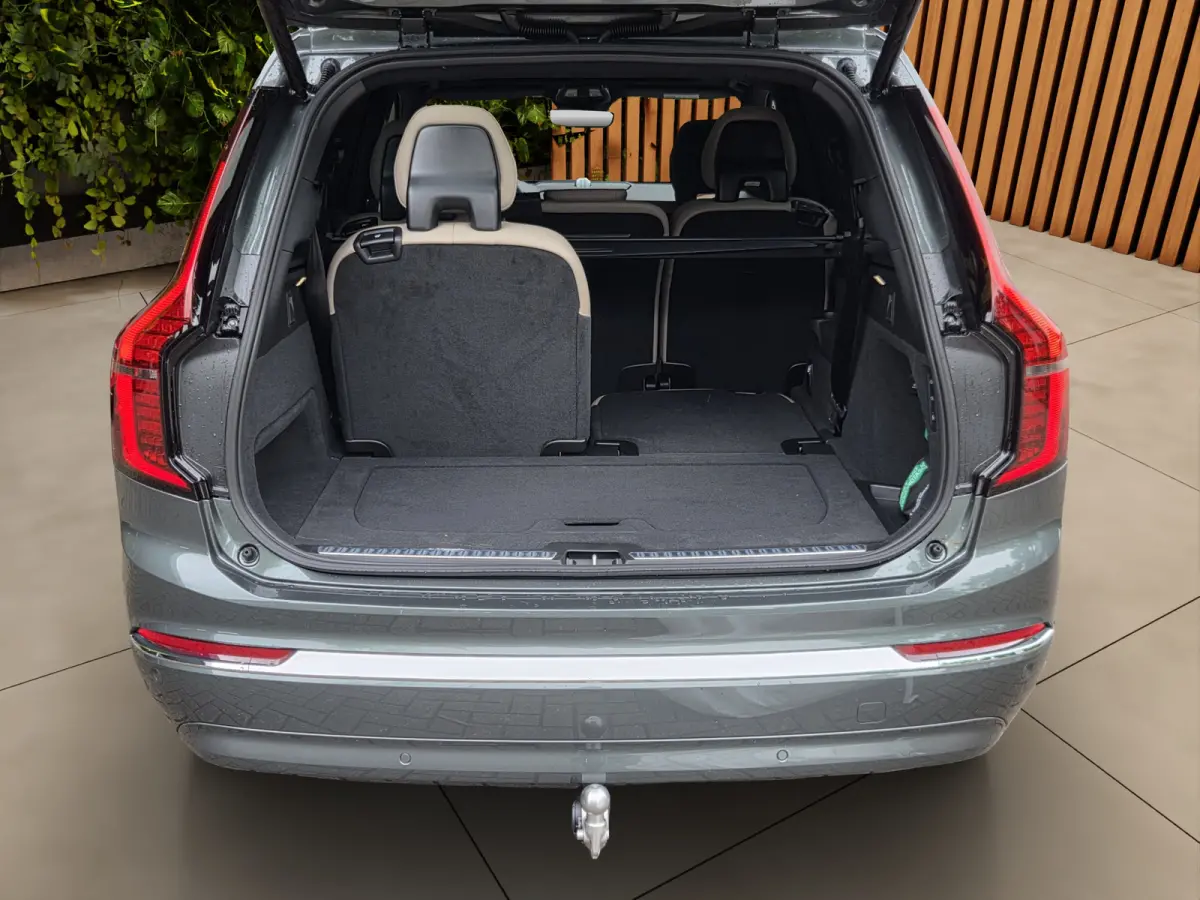 2.0 T8 Plug-in hybrid AWD Ultra Bright Exec. Ed. | Bowers & Wilkins audiosysteem | Elektrisch glazen panorama-dak | Massagefunctie voorstoelen | Lichtmetalen velgen 7-spaaks 22" | Extra geti