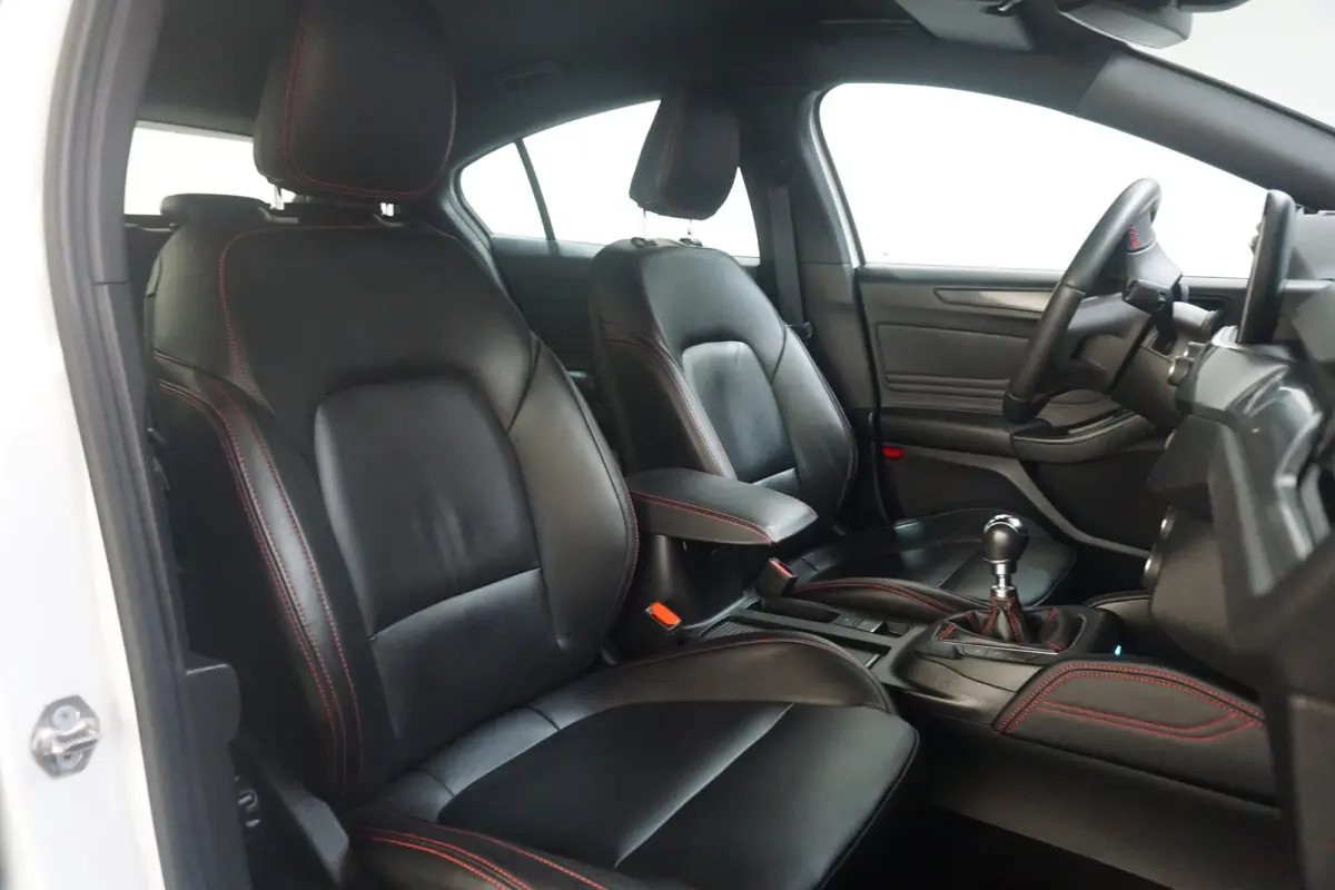 1.0 EcoBoost ST Line Business
