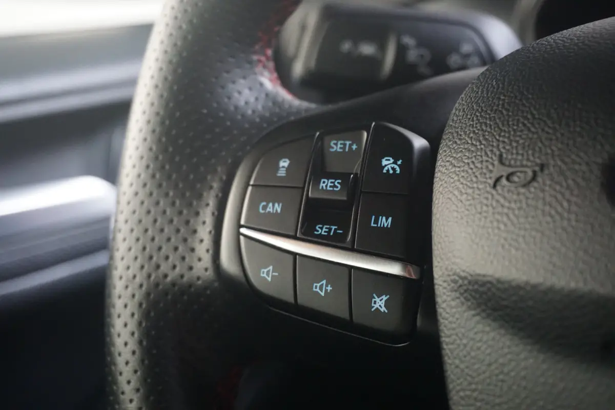 1.0 EcoBoost ST Line Business