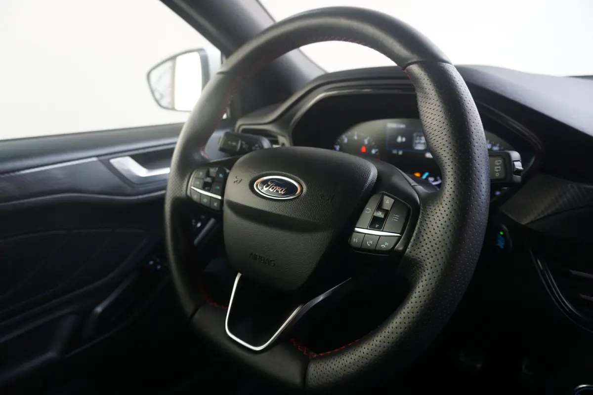 1.0 EcoBoost ST Line Business