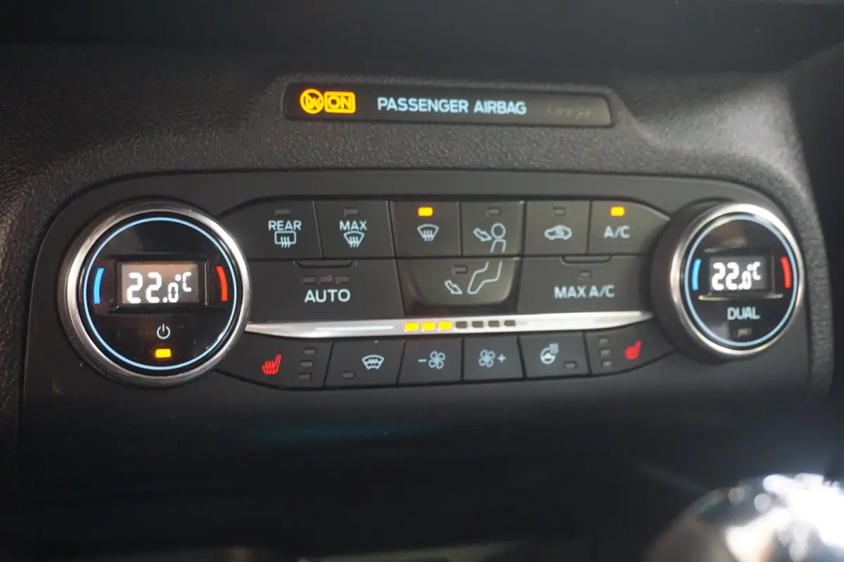 1.0 EcoBoost ST Line Business