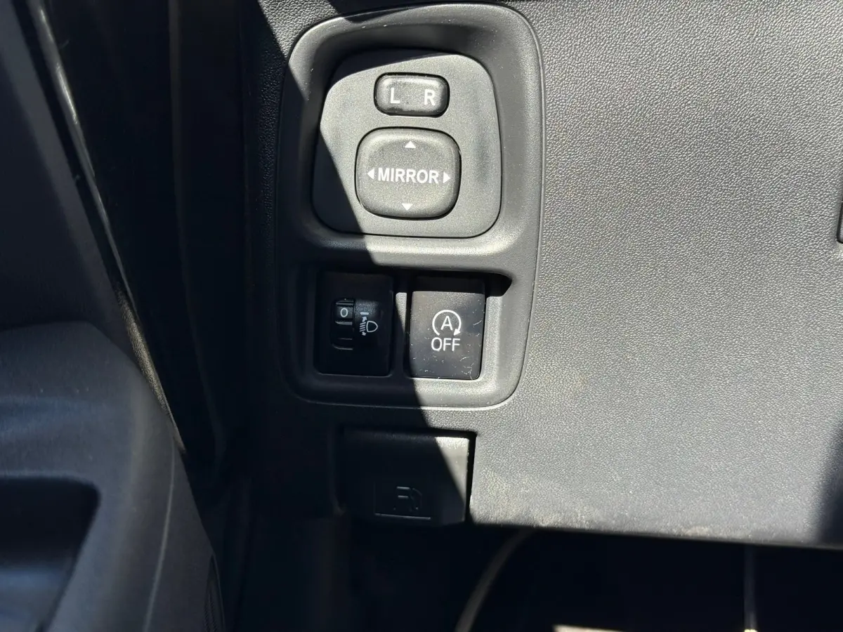 1.0 e-VTi Active Airco | Bleutooth | Stuurwiel multifunctioneel | Geblindeerde ramen achter | Bestuurdersstoel in hoogte verstelbaar