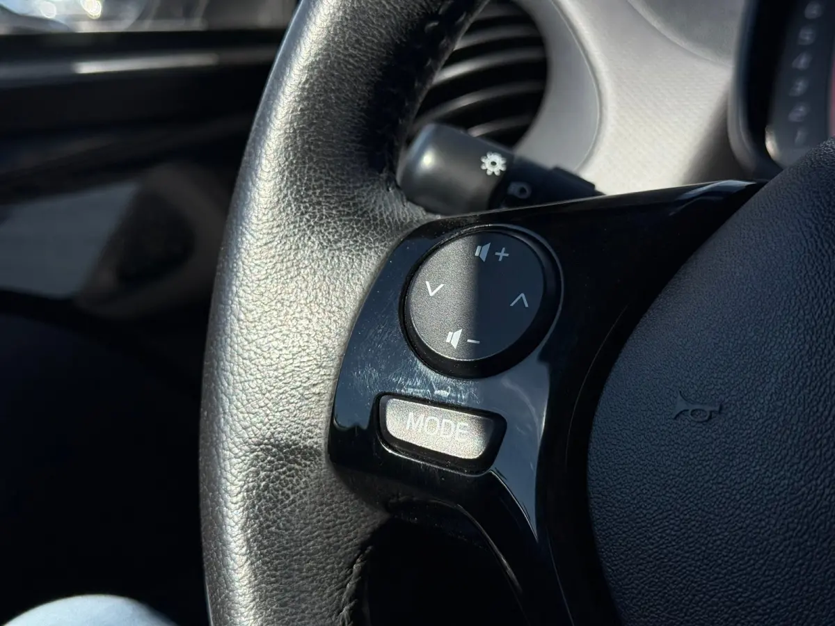1.0 e-VTi Active Airco | Bleutooth | Stuurwiel multifunctioneel | Geblindeerde ramen achter | Bestuurdersstoel in hoogte verstelbaar