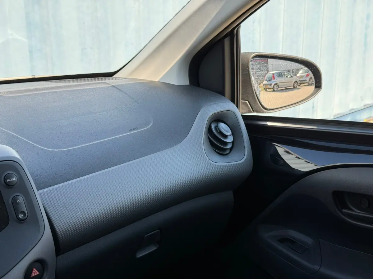 1.0 e-VTi Active Airco | Bleutooth | Stuurwiel multifunctioneel | Geblindeerde ramen achter | Bestuurdersstoel in hoogte verstelbaar