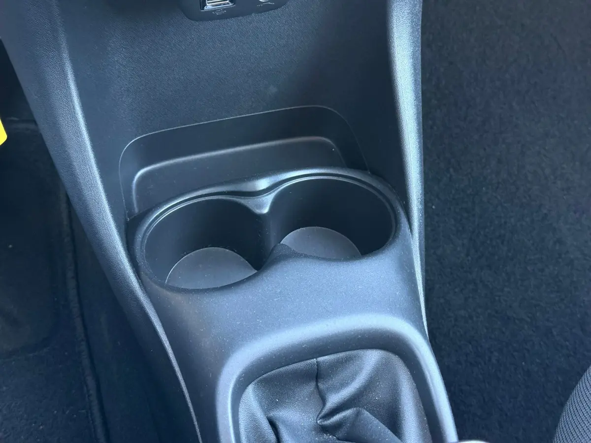 1.0 e-VTi Active Airco | Bleutooth | Stuurwiel multifunctioneel | Geblindeerde ramen achter | Bestuurdersstoel in hoogte verstelbaar