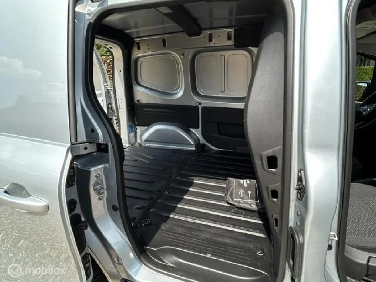bestel 108 CDI NAVI/VELGEN/CAMERA/CARPLAY