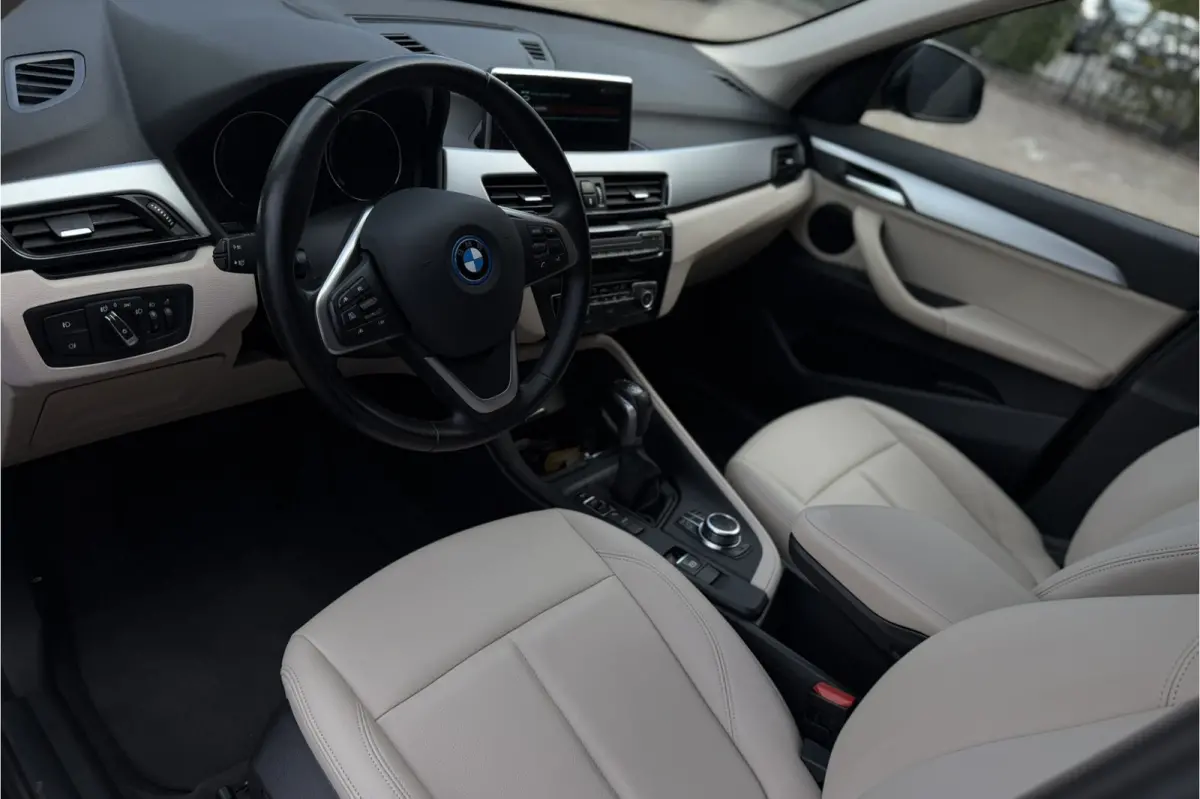 xDrive25e | Leder | Camera | Adaptive Cruise | LED | PDC V & A | 35X op voorraad