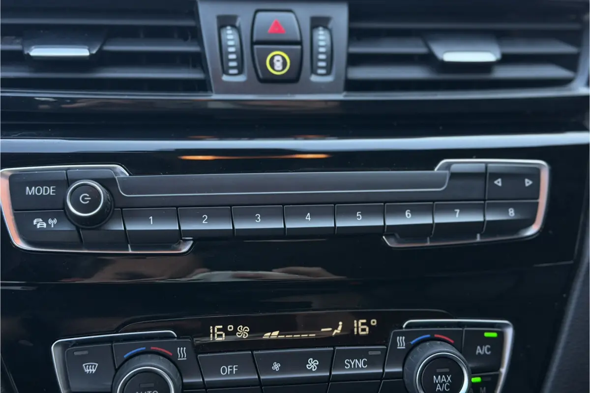 xDrive25e | Leder | LED | Elektrische Klep | PDC V & A | DAB | 35x op voorraad!