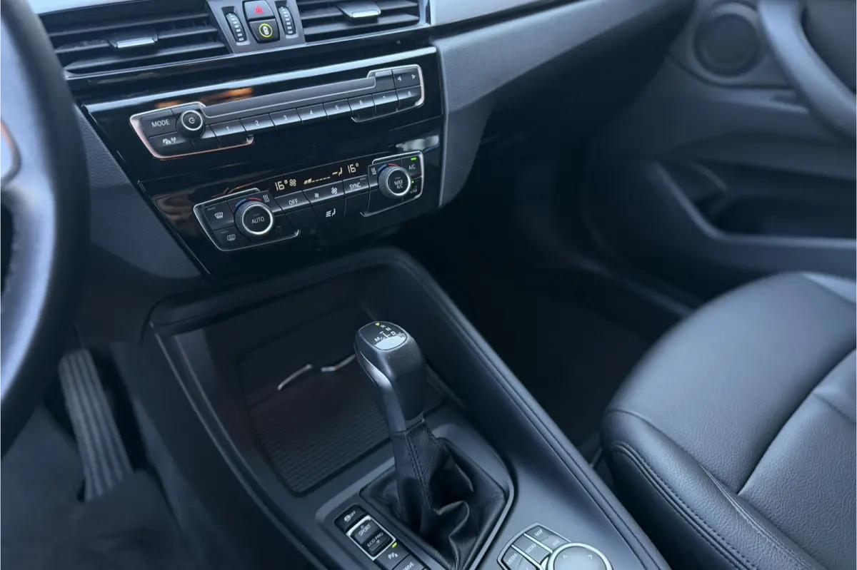 xDrive25e | Leder | LED | Elektrische Klep | PDC V & A | DAB | 35x op voorraad!