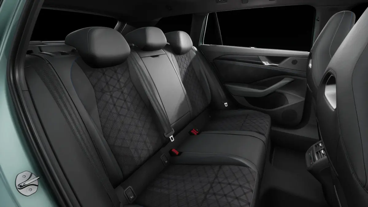 1.5 eHybrid R-Line Business | Trekhaak | Pano Dak  | 5J Garantie | Black Style | 272Pk |