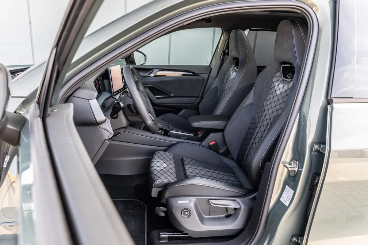 1.5 eHybrid 204pk R-Line Edition | Black Style | Panoramadak