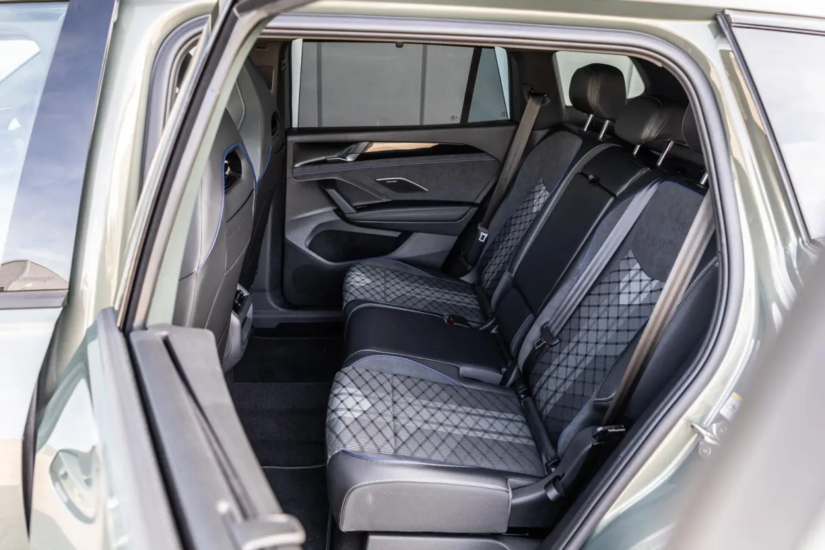 1.5 eHybrid 204pk R-Line Edition | Black Style | Panoramadak