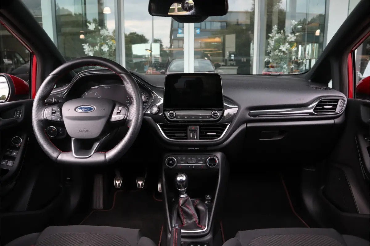 1.0 EcoBoost ST-Line Clima / Pano / Stoel-Stuur verw / Cruise / Navi / LM-Velgen / Audio