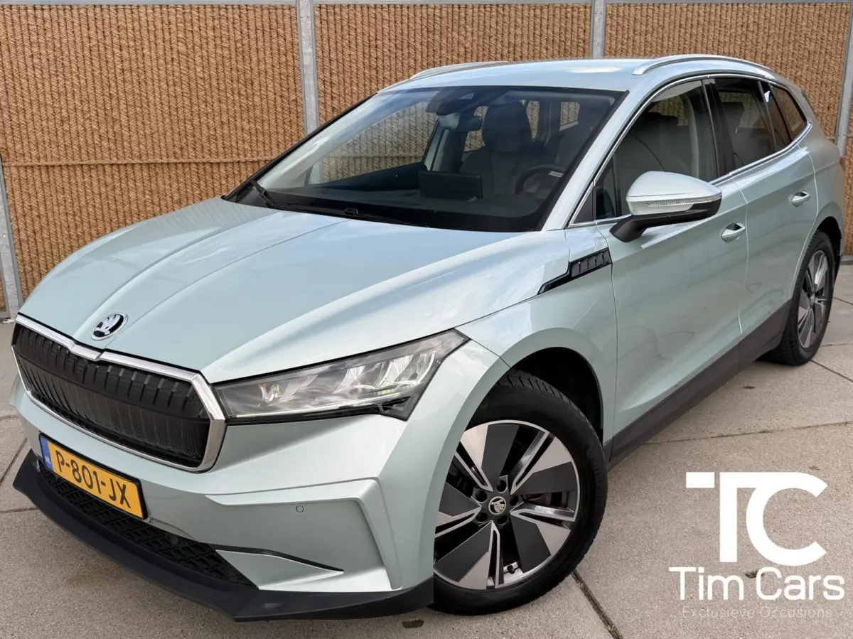 80 Leer/alcantara SoH 96,23% | Warmtepomp | LED koplampen | Sfeerverlichting | Parkeersensoren voor en achter | Navigatiesysteem | Apple CarPlay/Android Auto Full-Link | Cruise & Climate con