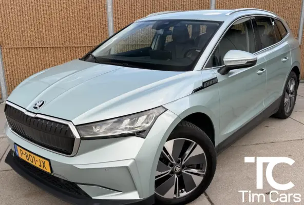 80 Leer/alcantara SoH 96,23% | Warmtepomp | LED koplampen | Sfeerverlichting | Parkeersensoren voor en achter | Navigatiesysteem | Apple CarPlay/Android Auto Full-Link | Cruise & Climate con