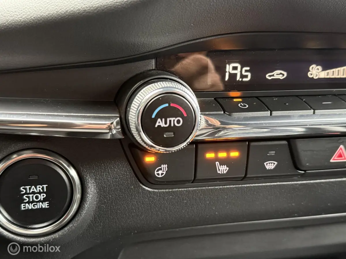 2.0 e-SkyActiv-G M Hybrid 122 Luxury Leer Bose Navi Carplay 360 Camera 18 inch LED ACC