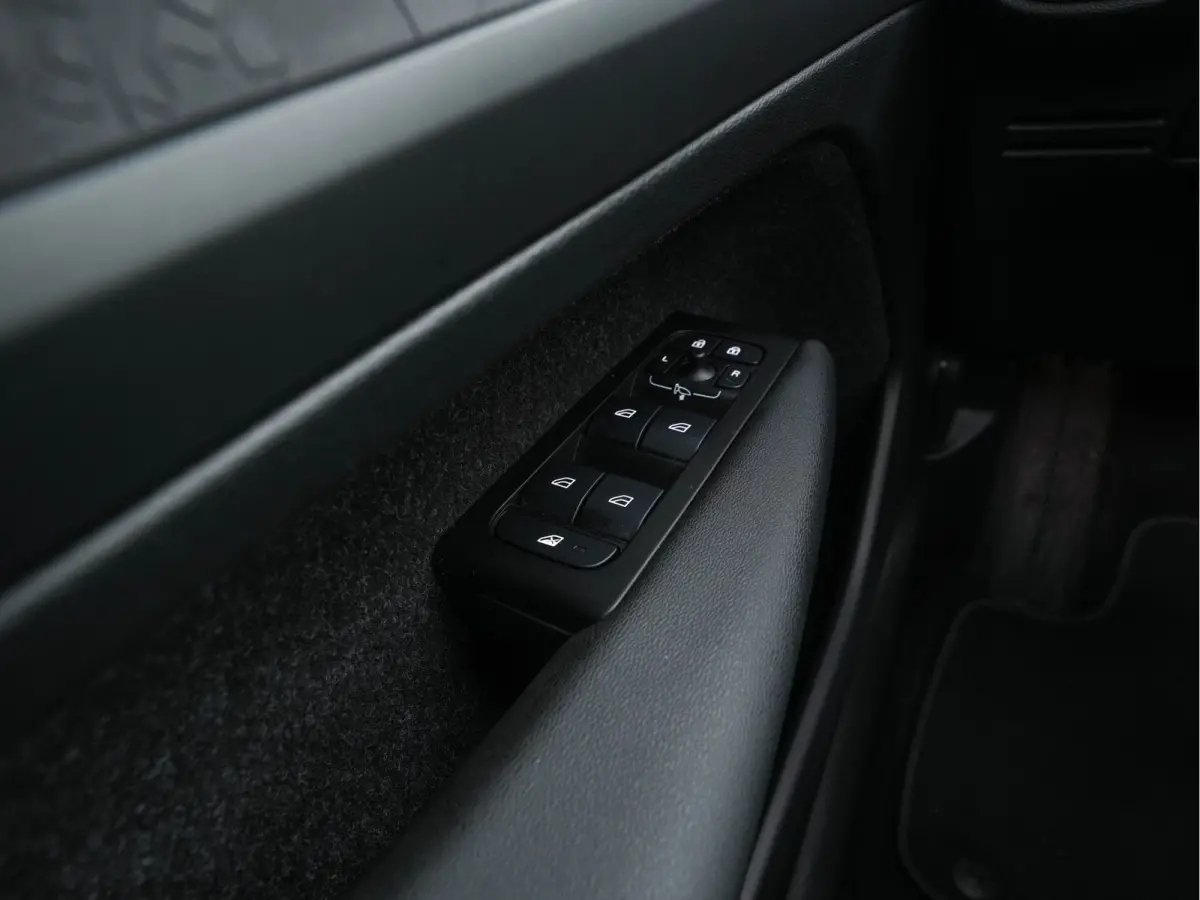 1.5 T4 R-Design Expression {SoH-83%} (Plug-in) (INCL-BTW)  Aut. *PANO | DIGI-COCKPIT | HARMAN/KARDON | BLINDSPOT | KEYLESS | DAB | SPORTSEATS | FULL-LED | NAVI-FULLMAP | CAMERA | ECC | TOWBA