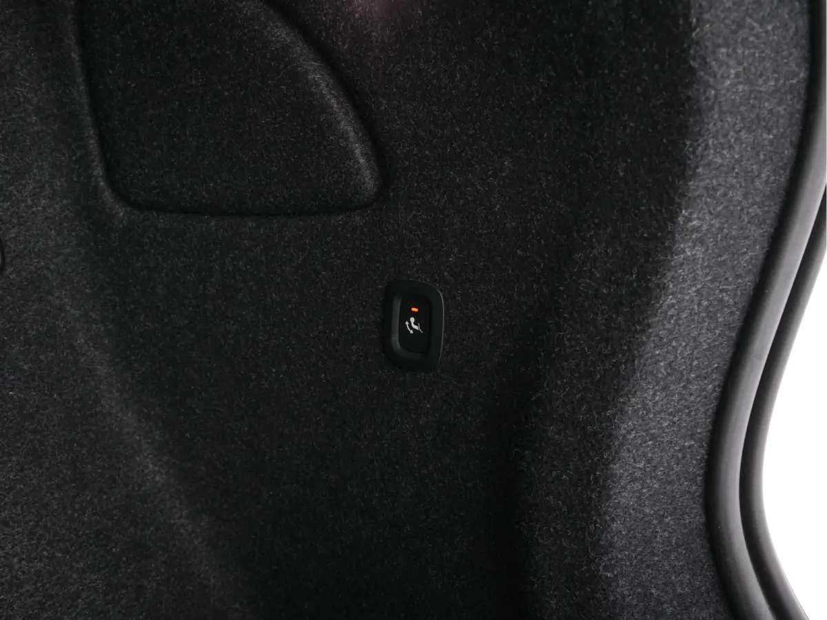 1.5 T4 R-Design Expression {SoH-83%} (Plug-in) (INCL-BTW)  Aut. *PANO | DIGI-COCKPIT | HARMAN/KARDON | BLINDSPOT | KEYLESS | DAB | SPORTSEATS | FULL-LED | NAVI-FULLMAP | CAMERA | ECC | TOWBA