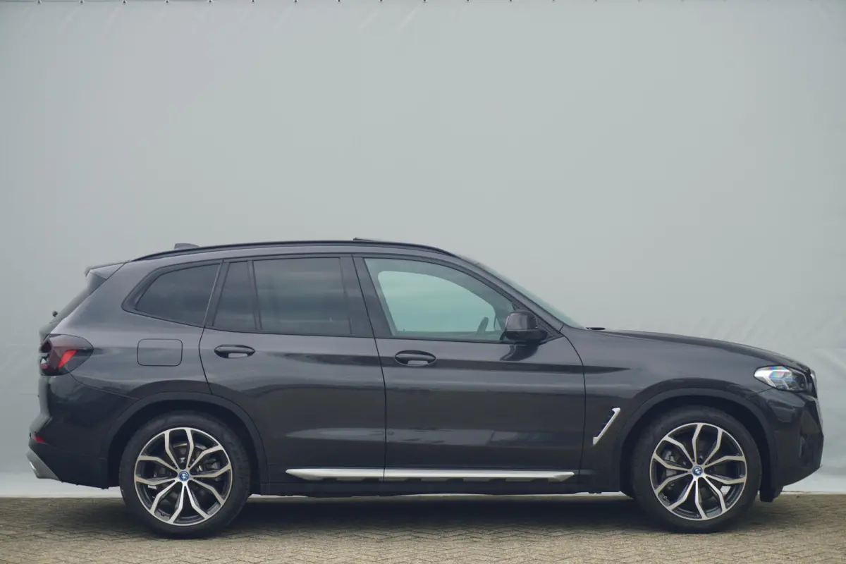 xDrive30e | SoH 91% | Panoramadak | Head-Up Display | Trekhaak | Laserlight | Active Cruise Control