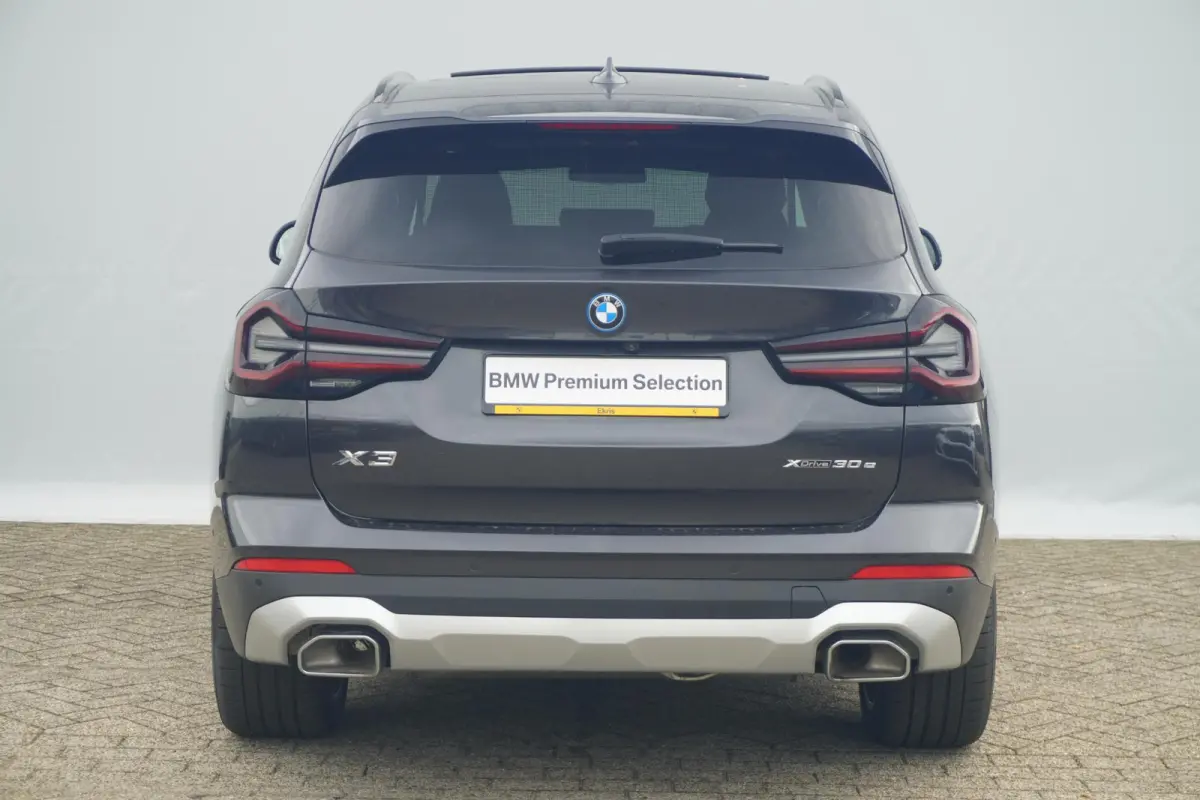 xDrive30e | SoH 91% | Panoramadak | Head-Up Display | Trekhaak | Laserlight | Active Cruise Control