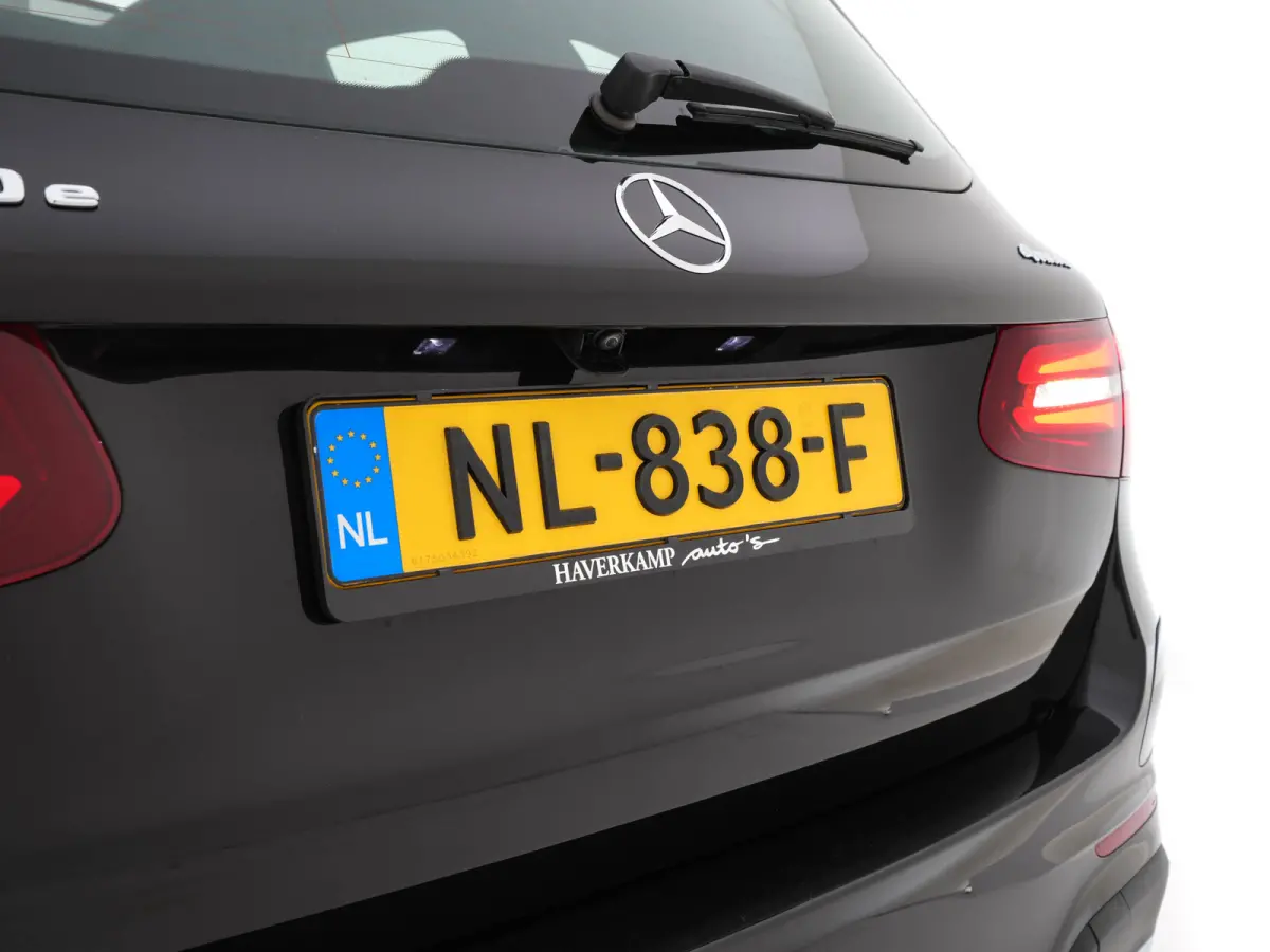 350e 4MATIC Ambition (Plug-In) Aut. *PANO | LEATHER-MICROFIBRE | FULL-LED | NAVI-FULLMAP | CAMERA | BLINDSPOT | HEATED-SPORTSEATS | SHIFTPADDLES | ECC | PDC | CRUISE | 19''ALU*