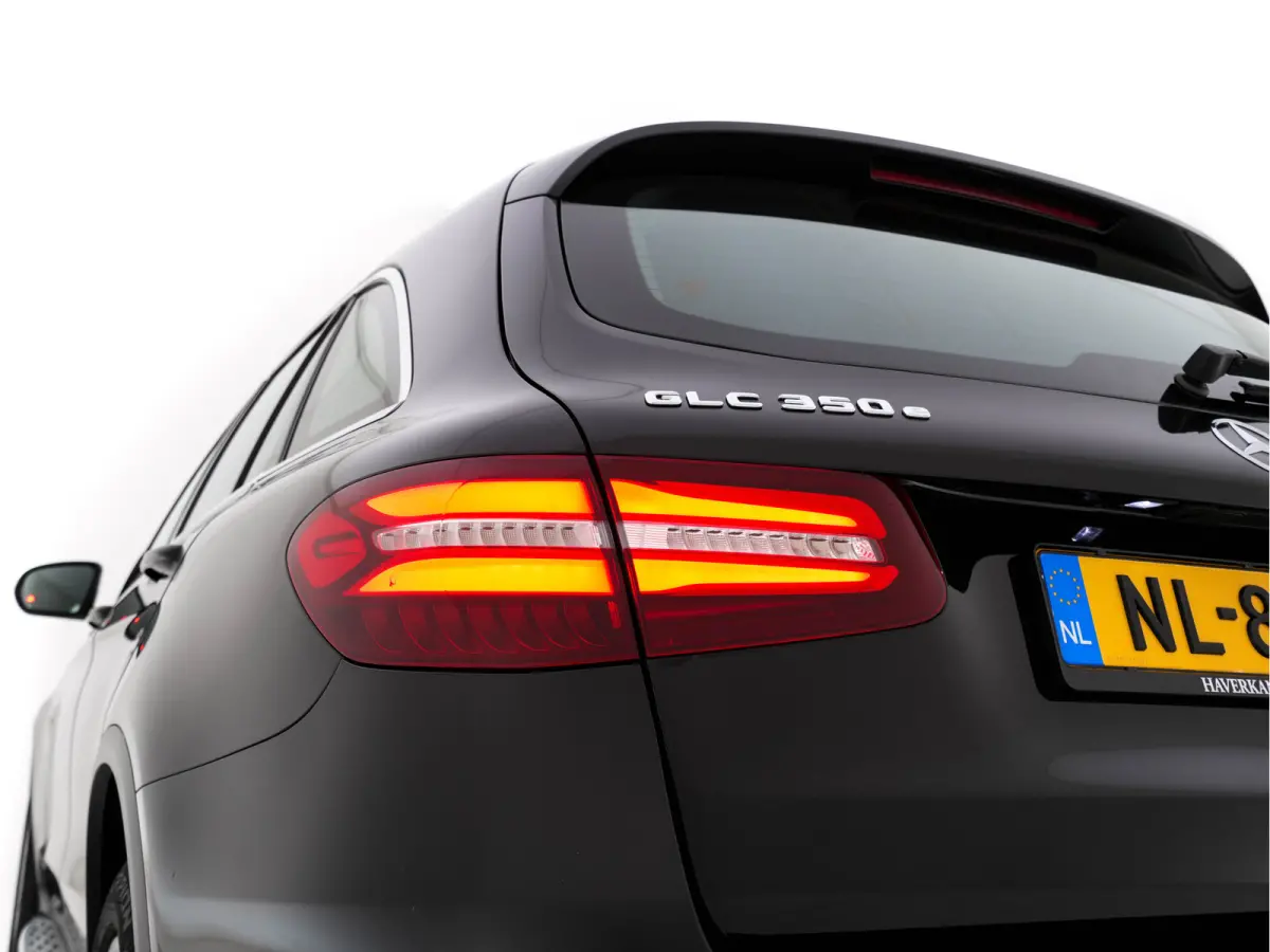 350e 4MATIC Ambition (Plug-In) Aut. *PANO | LEATHER-MICROFIBRE | FULL-LED | NAVI-FULLMAP | CAMERA | BLINDSPOT | HEATED-SPORTSEATS | SHIFTPADDLES | ECC | PDC | CRUISE | 19''ALU*