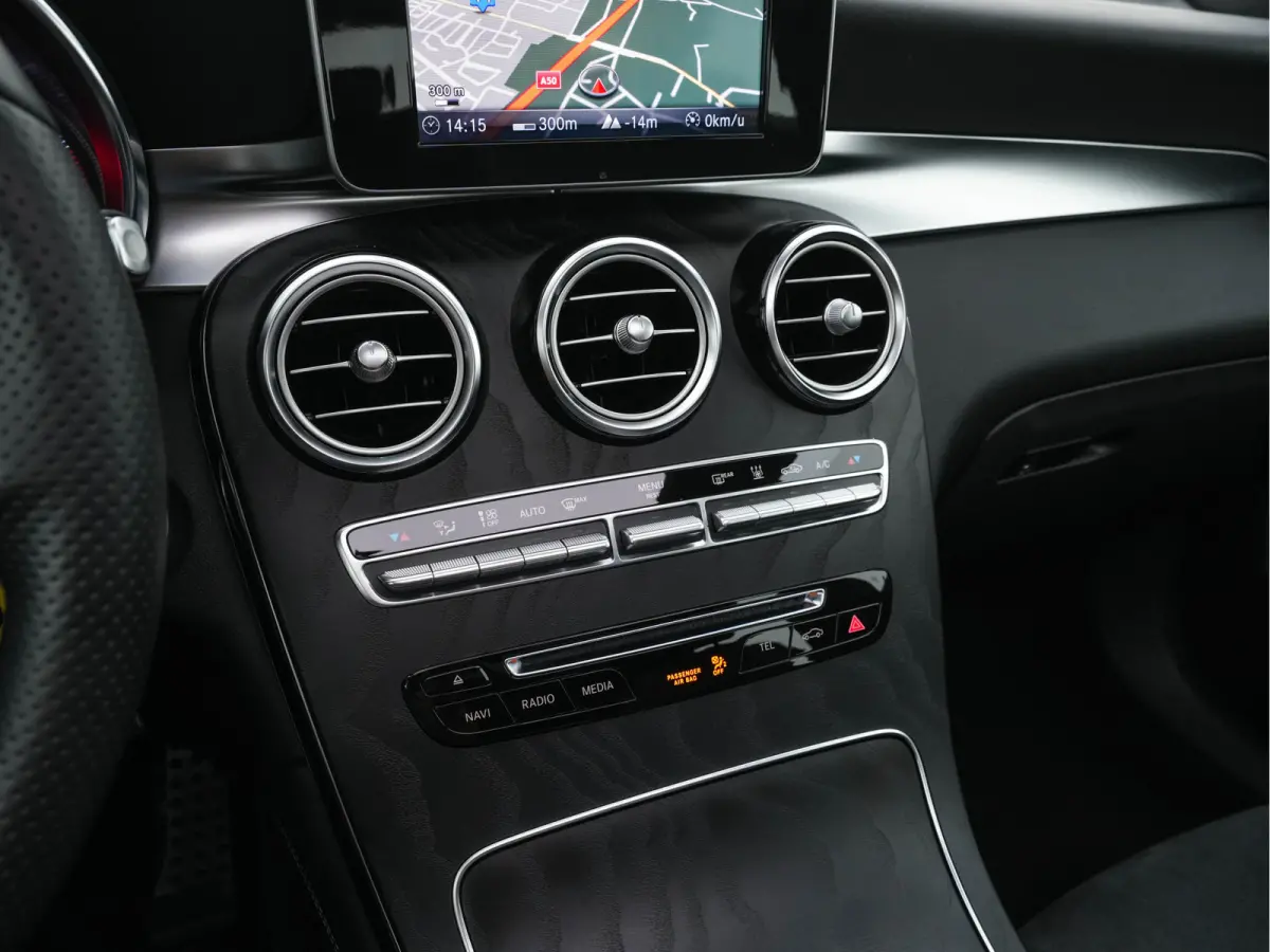 350e 4MATIC Ambition (Plug-In) Aut. *PANO | LEATHER-MICROFIBRE | FULL-LED | NAVI-FULLMAP | CAMERA | BLINDSPOT | HEATED-SPORTSEATS | SHIFTPADDLES | ECC | PDC | CRUISE | 19''ALU*