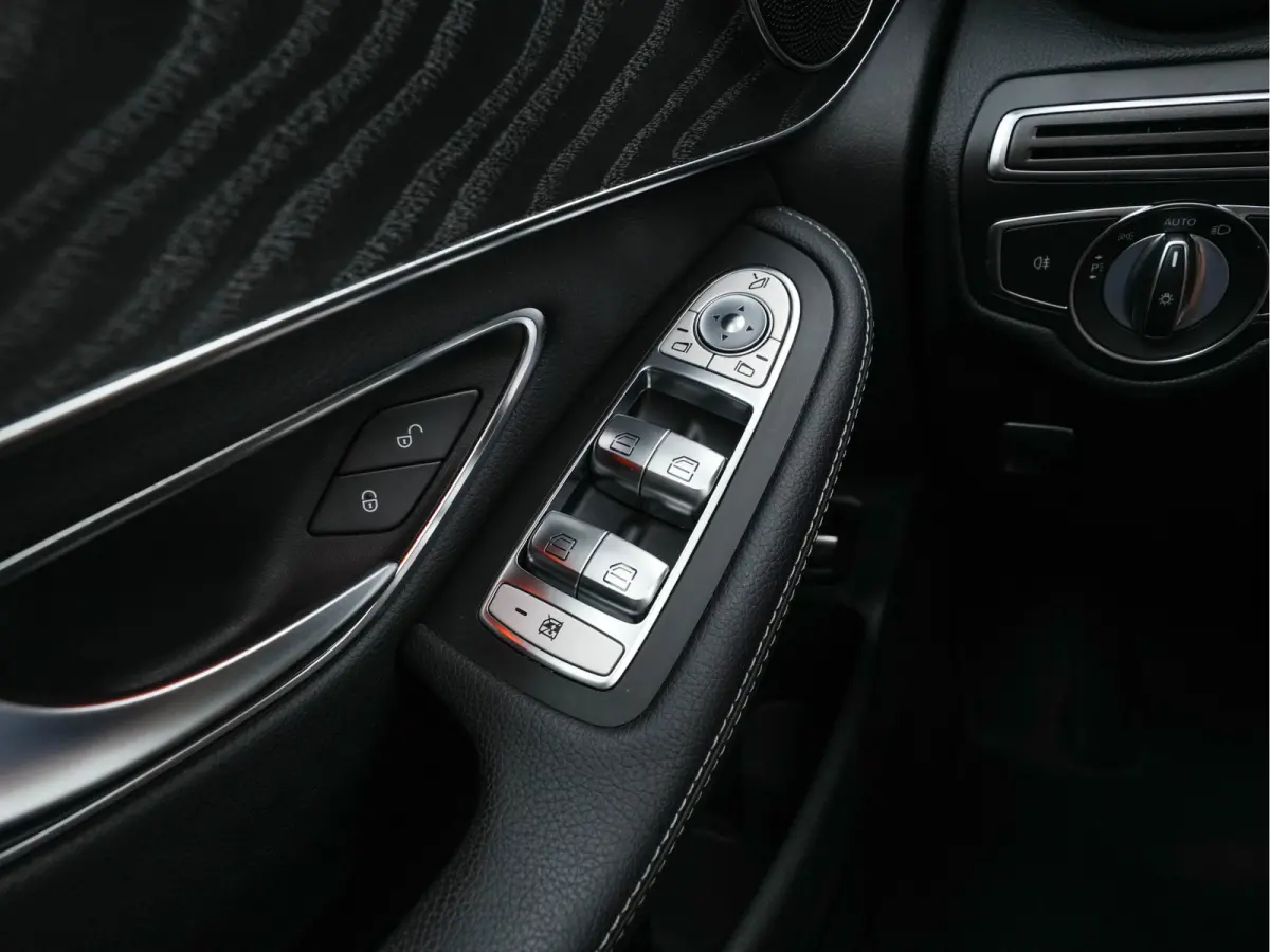 350e 4MATIC Ambition (Plug-In) Aut. *PANO | LEATHER-MICROFIBRE | FULL-LED | NAVI-FULLMAP | CAMERA | BLINDSPOT | HEATED-SPORTSEATS | SHIFTPADDLES | ECC | PDC | CRUISE | 19''ALU*