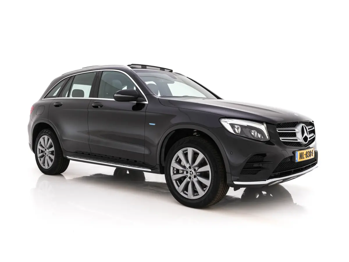 350e 4MATIC Ambition (Plug-In) Aut. *PANO | LEATHER-MICROFIBRE | FULL-LED | NAVI-FULLMAP | CAMERA | BLINDSPOT | HEATED-SPORTSEATS | SHIFTPADDLES | ECC | PDC | CRUISE | 19''ALU*