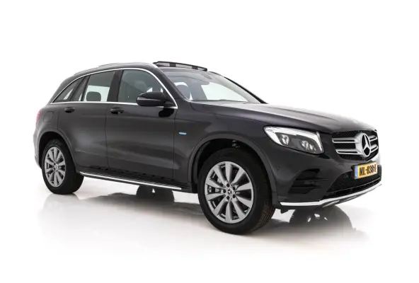 350e 4MATIC Ambition (Plug-In) Aut. *PANO | LEATHER-MICROFIBRE | FULL-LED | NAVI-FULLMAP | CAMERA | BLINDSPOT | HEATED-SPORTSEATS | SHIFTPADDLES | ECC | PDC | CRUISE | 19''ALU*