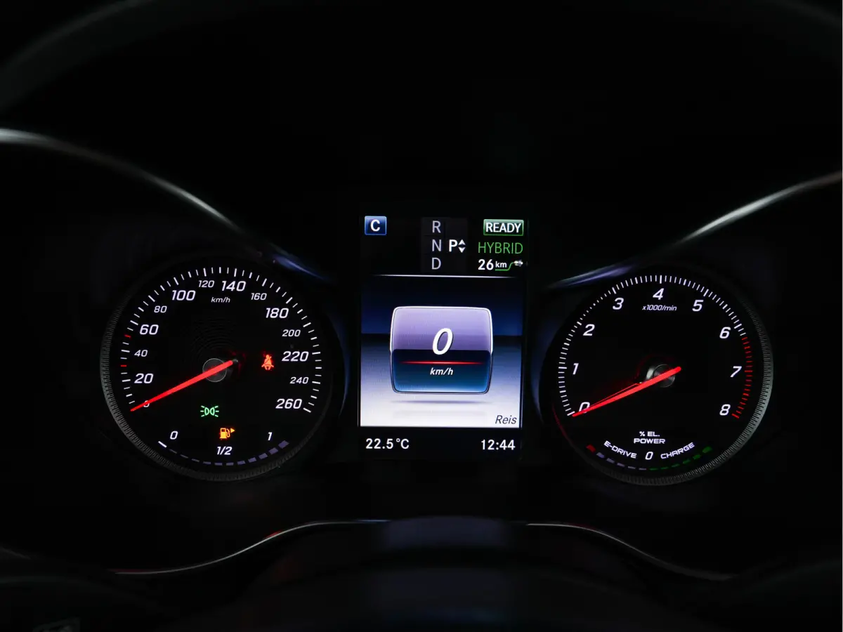 350e 4MATIC Ambition (Plug-In) Aut. *PANO | LEATHER-MICROFIBRE | FULL-LED | NAVI-FULLMAP | CAMERA | BLINDSPOT | HEATED-SPORTSEATS | SHIFTPADDLES | ECC | PDC | CRUISE | 19''ALU*