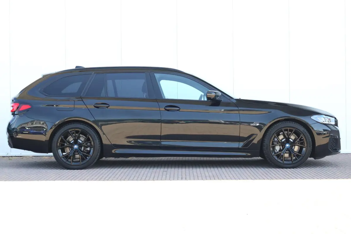 530e Business Edition Plus | SoH 92% | M-Sport Pakket | Trekhaak | Harman Kardon | Stuur & Stoelverwarming | Head-Up | Sportstoelen | Laserlight | Active Cruise |