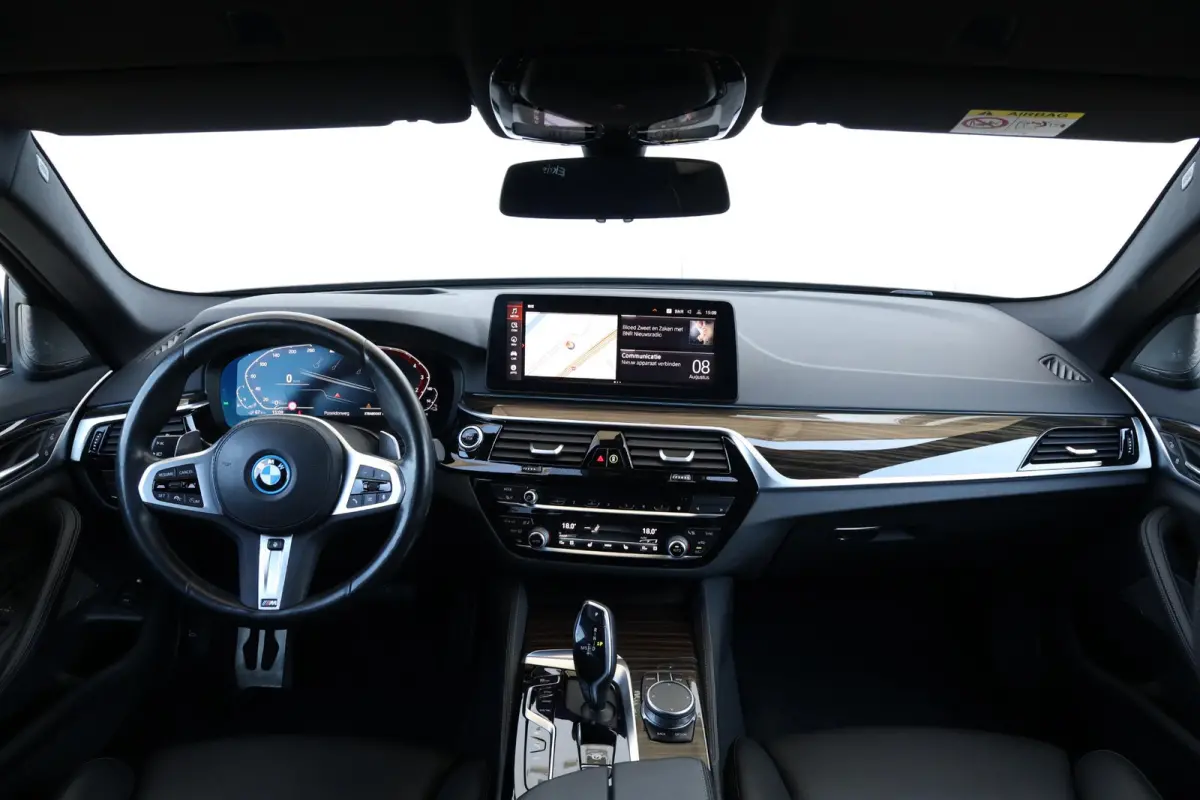 530e Business Edition Plus | SoH 92% | M-Sport Pakket | Trekhaak | Harman Kardon | Stuur & Stoelverwarming | Head-Up | Sportstoelen | Laserlight | Active Cruise |