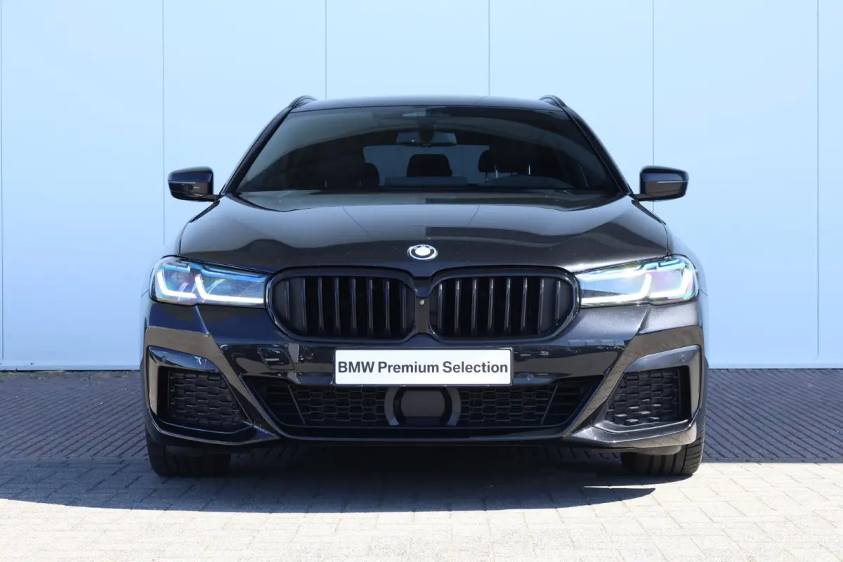 530e Business Edition Plus | SoH 92% | M-Sport Pakket | Trekhaak | Harman Kardon | Stuur & Stoelverwarming | Head-Up | Sportstoelen | Laserlight | Active Cruise |