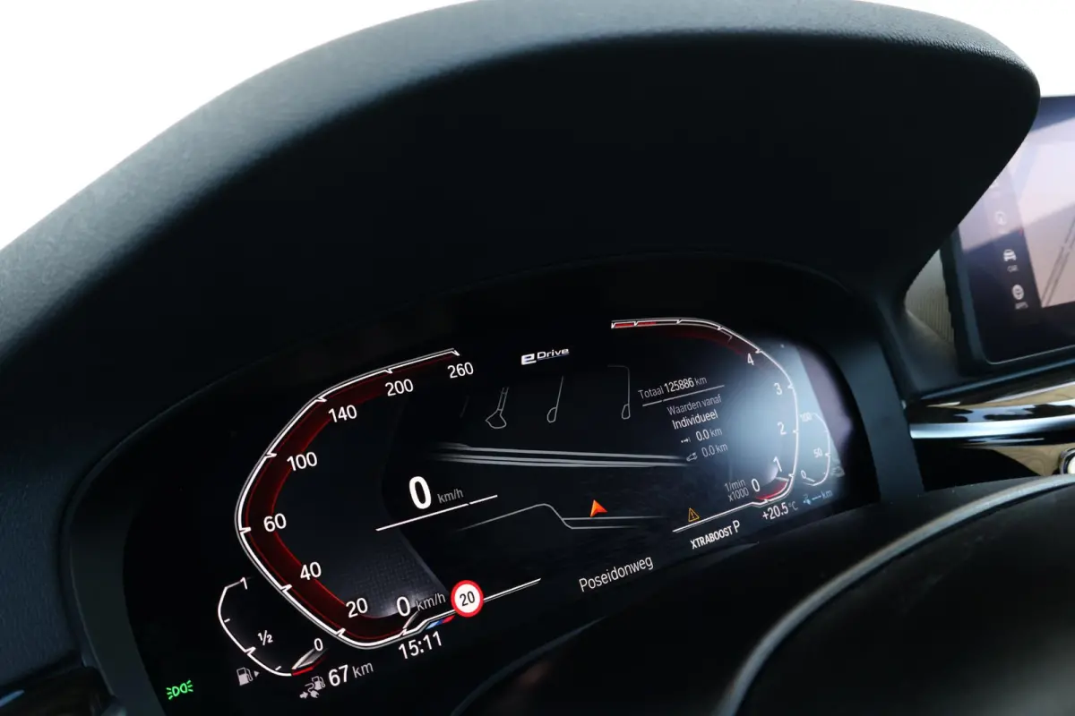 530e Business Edition Plus | SoH 92% | M-Sport Pakket | Trekhaak | Harman Kardon | Stuur & Stoelverwarming | Head-Up | Sportstoelen | Laserlight | Active Cruise |