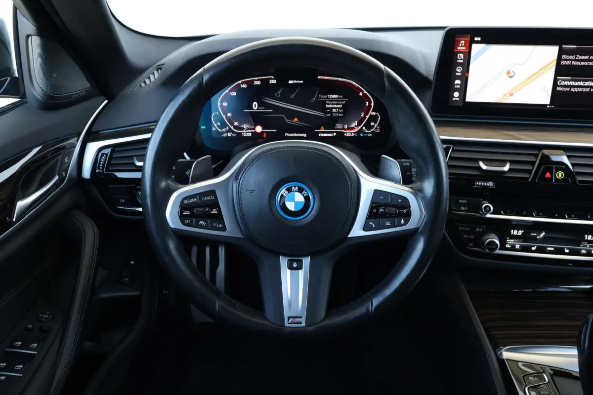 530e Business Edition Plus | SoH 92% | M-Sport Pakket | Trekhaak | Harman Kardon | Stuur & Stoelverwarming | Head-Up | Sportstoelen | Laserlight | Active Cruise |