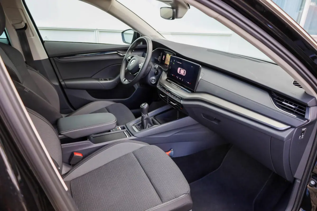 1.0 TSI 110pk Business Edition | Parkeersensoren | 18'' Velgen | LED Verlichting