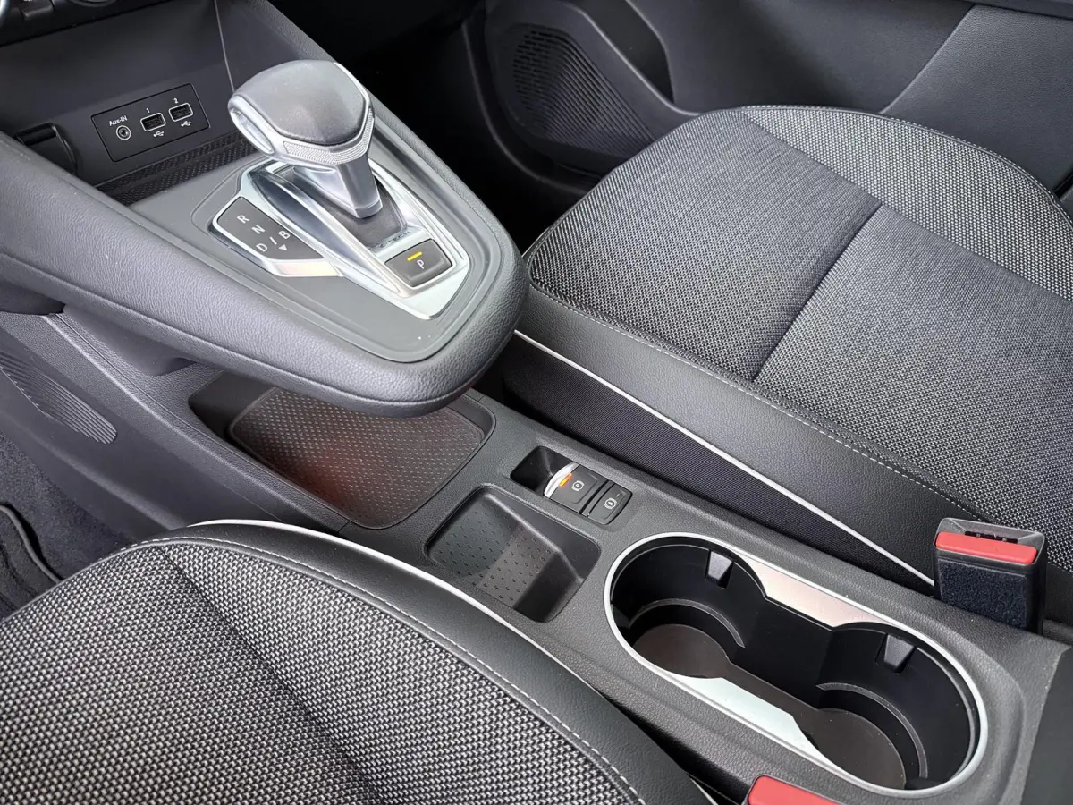 E-Tech Plug-in Hybrid 160 Intens | SoH 90% | Trekhaak | Parkeercamera | Navigatie |