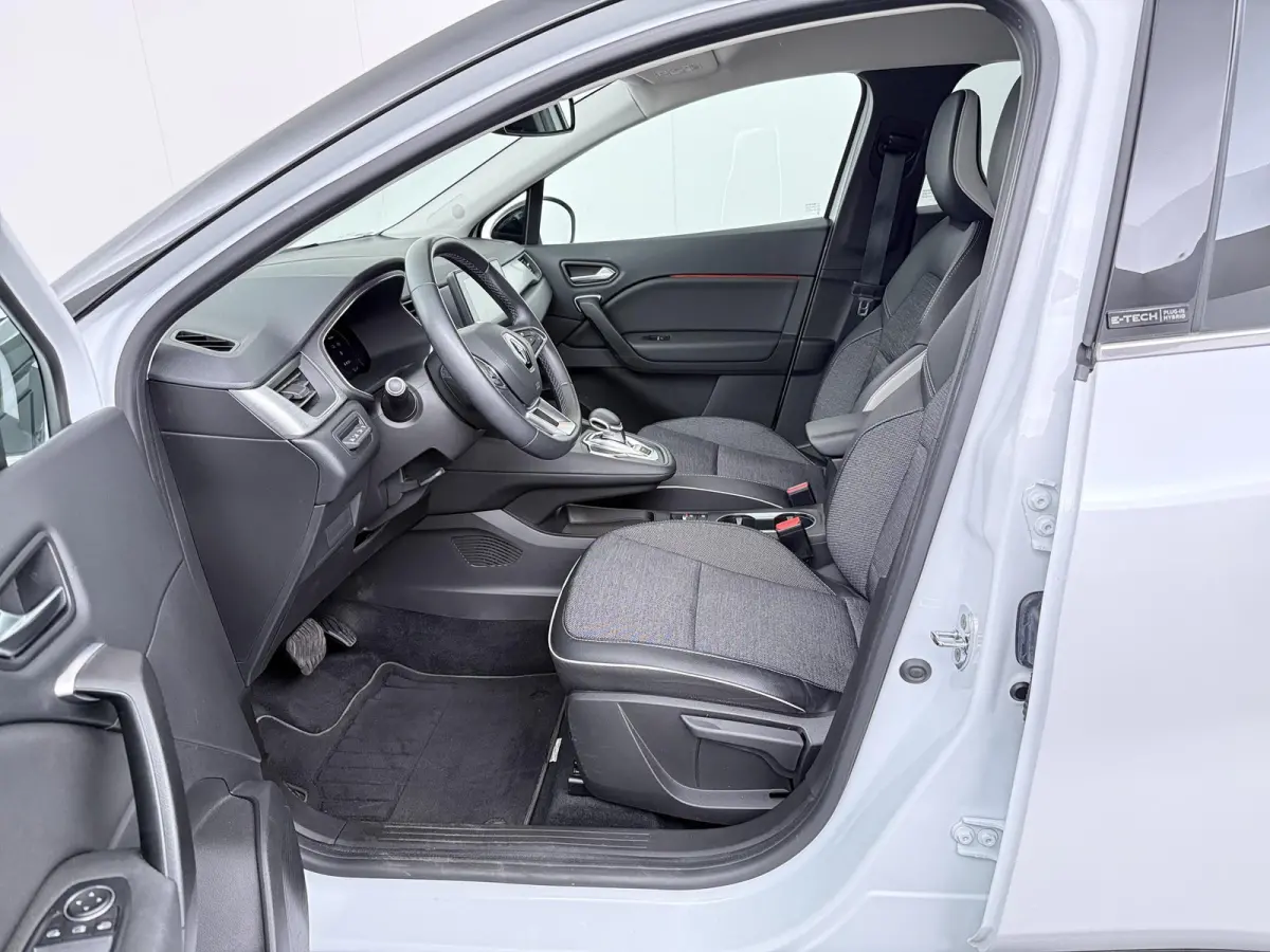 E-Tech Plug-in Hybrid 160 Intens | SoH 90% | Trekhaak | Parkeercamera | Navigatie |