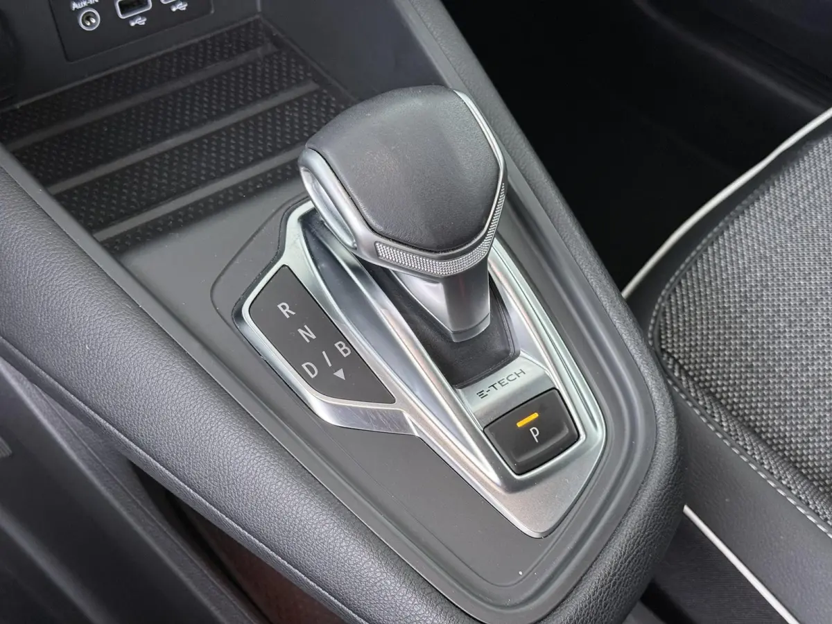 E-Tech Plug-in Hybrid 160 Intens | SoH 90% | Trekhaak | Parkeercamera | Navigatie |
