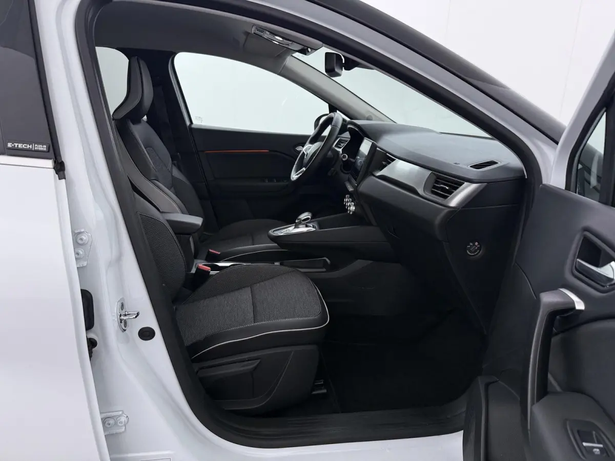 E-Tech Plug-in Hybrid 160 Intens | SoH 90% | Trekhaak | Parkeercamera | Navigatie |