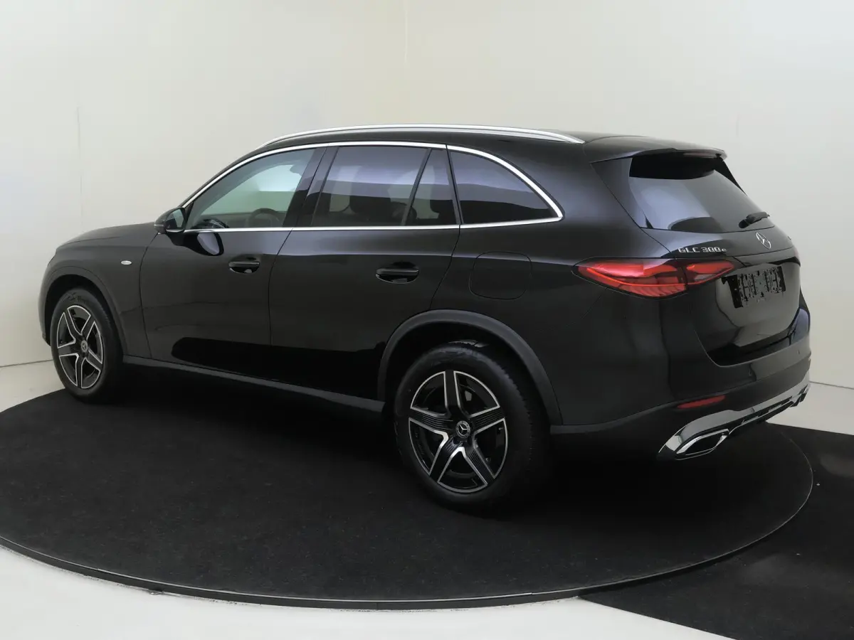 4MATIC Luxury Line / 19 inch AMG/ Achteruitrijcamera/ Stoelverwarming/