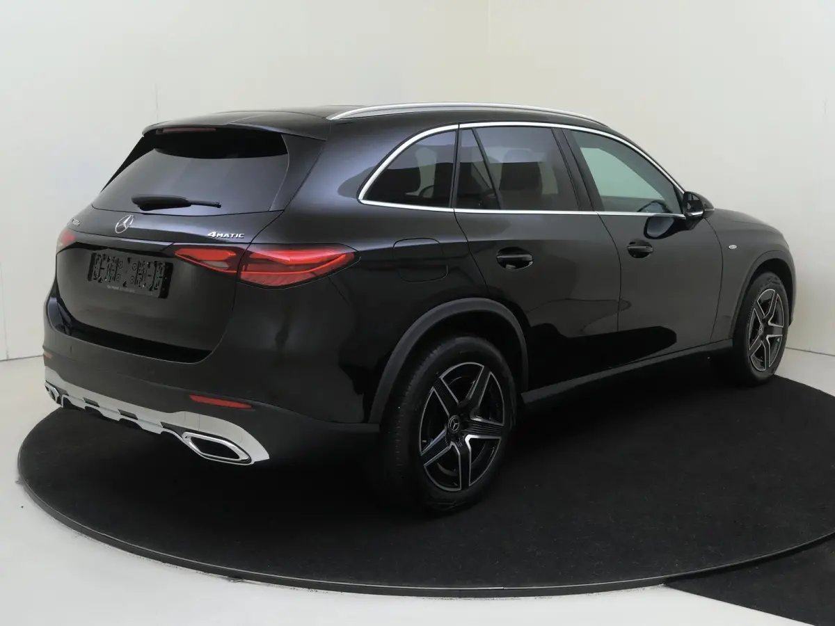 4MATIC Luxury Line / 19 inch AMG/ Achteruitrijcamera/ Stoelverwarming/