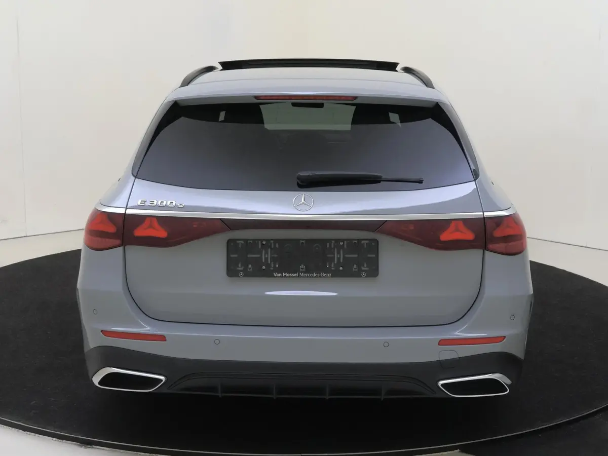 300 e AMG Line / Premium Plus/ Panoramadak/ 3D Display/ Verlichte Grille/ El. Trekhaak/ SUPERSCREEN/ Burmester 4D/ Memory/ Digital Light