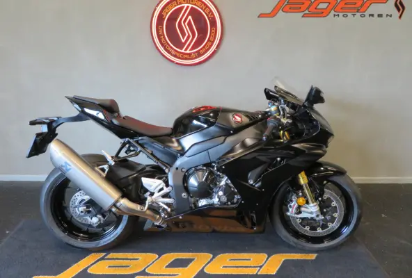 CBR 1000 RR-R SP FIREBLADE TOPPER!