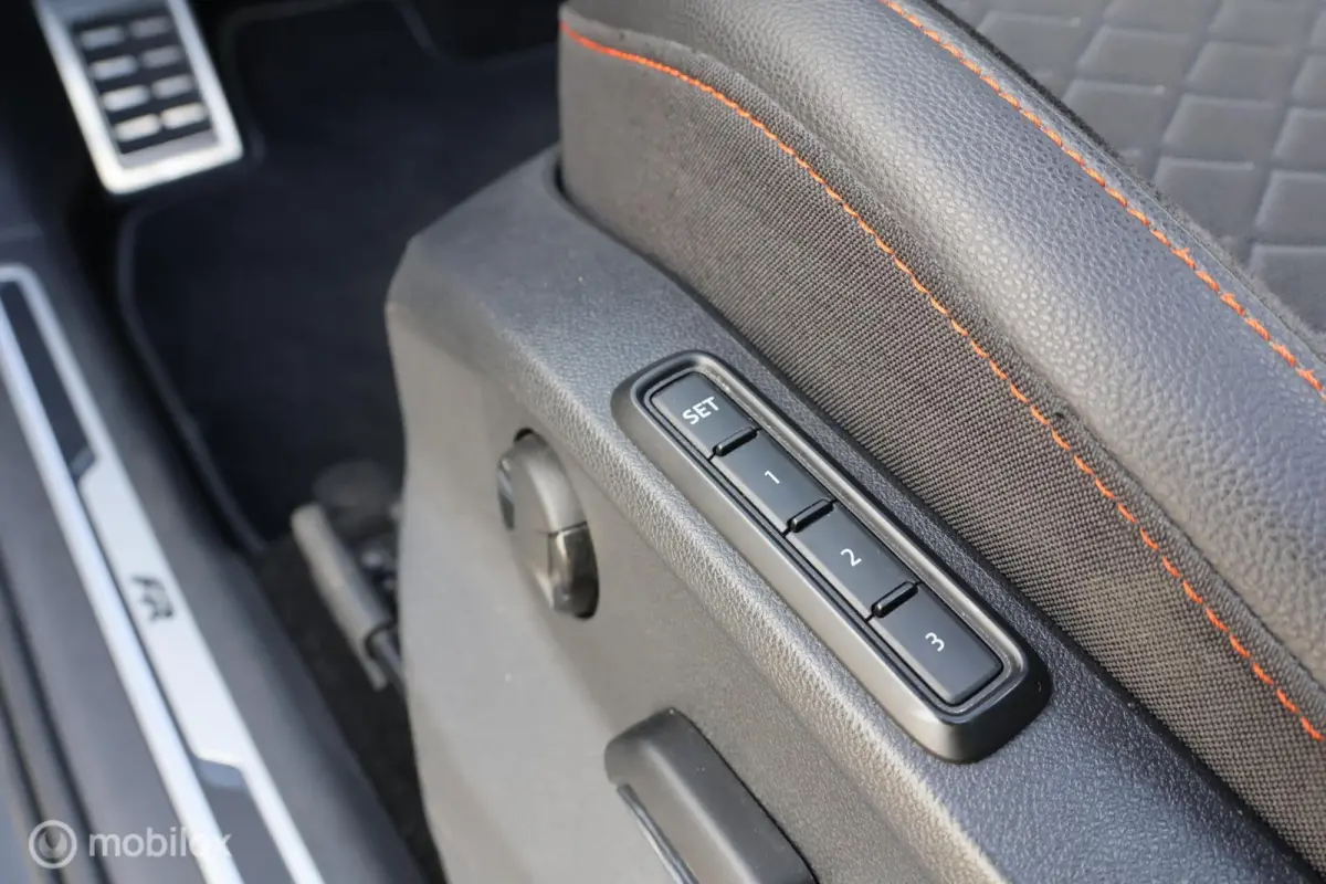 1.4 TSI e-Hybrid PHEV FR | Panodak | Camera | LED