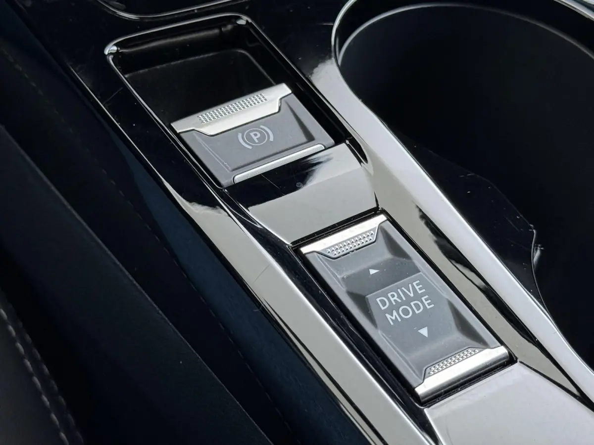 GT Avantage 54 kWh 156pk | Accu 98% | Navigatie | 360 camera | Cruise control adaptief | Lichtmetalen velgen | Full LED koplampen | Keyless entry | Apple Carplay en Android auto draadloos