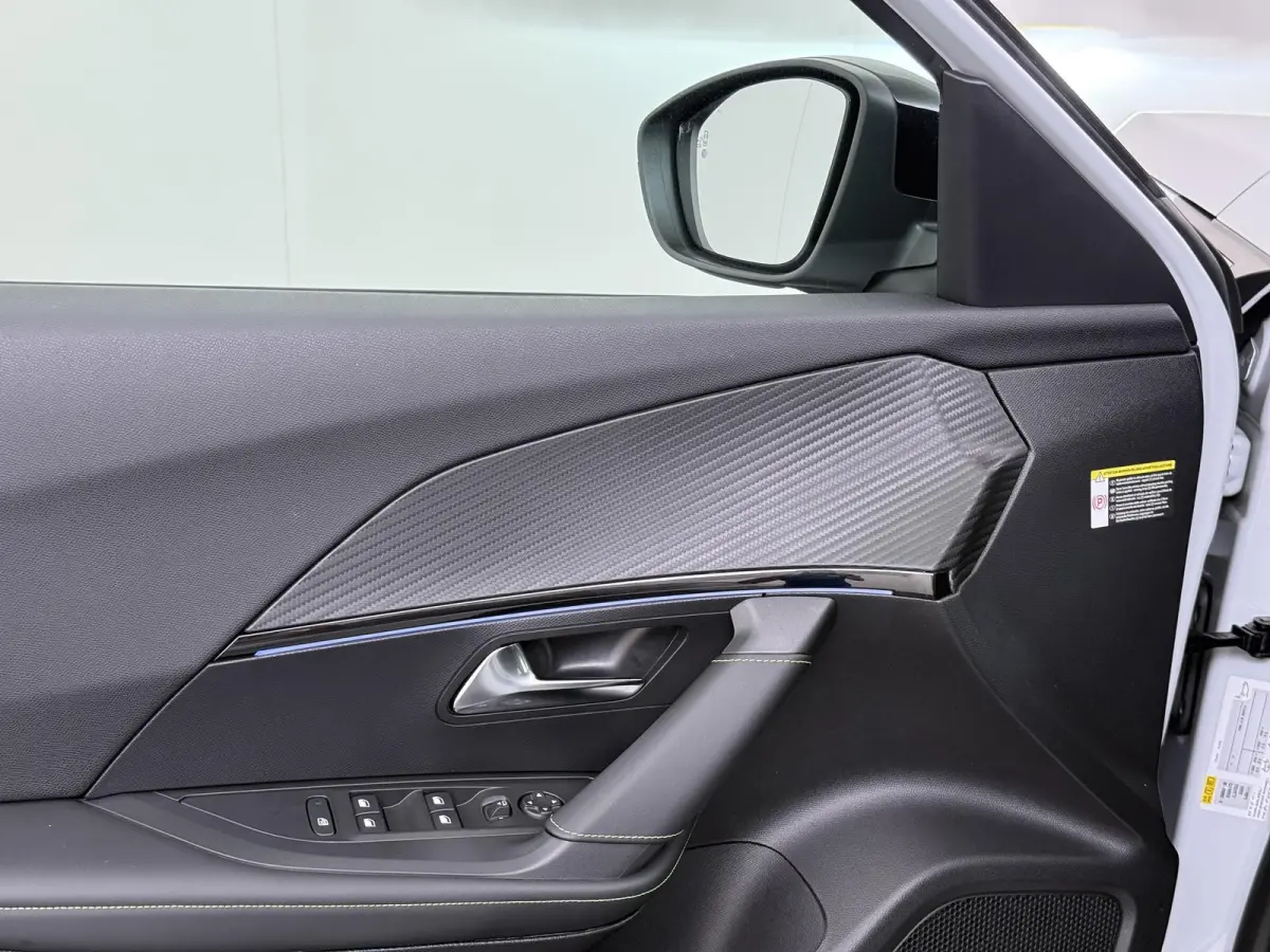 GT Avantage 54 kWh 156pk | Accu 98% | Navigatie | 360 camera | Cruise control adaptief | Lichtmetalen velgen | Full LED koplampen | Keyless entry | Apple Carplay en Android auto draadloos