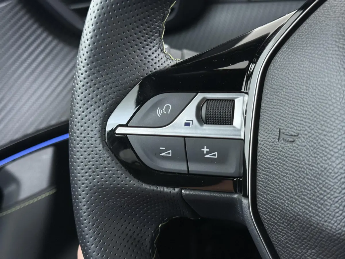 GT Avantage 54 kWh 156pk | Accu 98% | Navigatie | 360 camera | Cruise control adaptief | Lichtmetalen velgen | Full LED koplampen | Keyless entry | Apple Carplay en Android auto draadloos