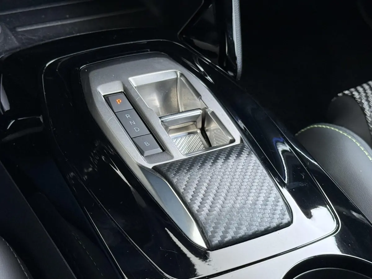 GT Avantage 54 kWh 156pk | Accu 98% | Navigatie | 360 camera | Cruise control adaptief | Lichtmetalen velgen | Full LED koplampen | Keyless entry | Apple Carplay en Android auto draadloos